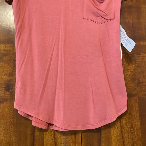 Another Love casual Women’s top Size Small short sleeve tee has front pocket NWT - Picture 10 of 15